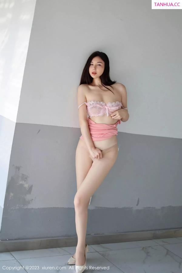薛曼柔  [XiuRen]高清写真图 2023.11.30 No.7741 曼柔 丝袜美腿第43张图片